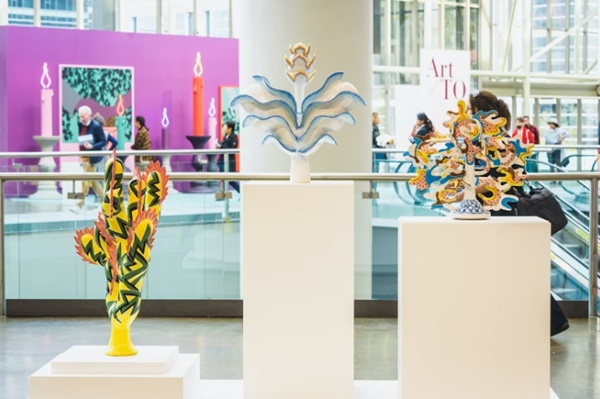 click to enlarge- double click to reduce 89 galleries at Art Toronto 2022 - October 27 > 30, 2022 @ArtToronto