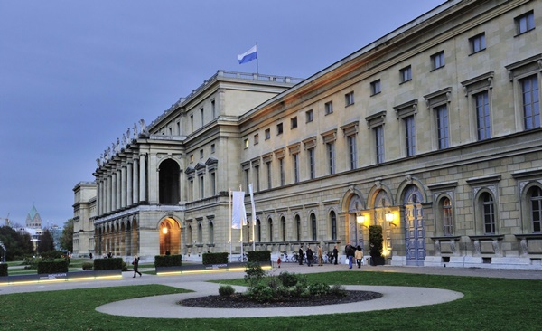 54 galleries at HIGHLIGHTS Internationale Kunstmesse 2025, München GERMANY - 16 > 19 October, 2025 @highlights_fair