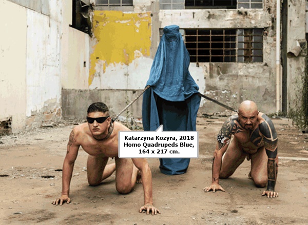 Katarzyna Kozyra, Homo Quadrupeds Blue, 2018, 164 x 217 cm.